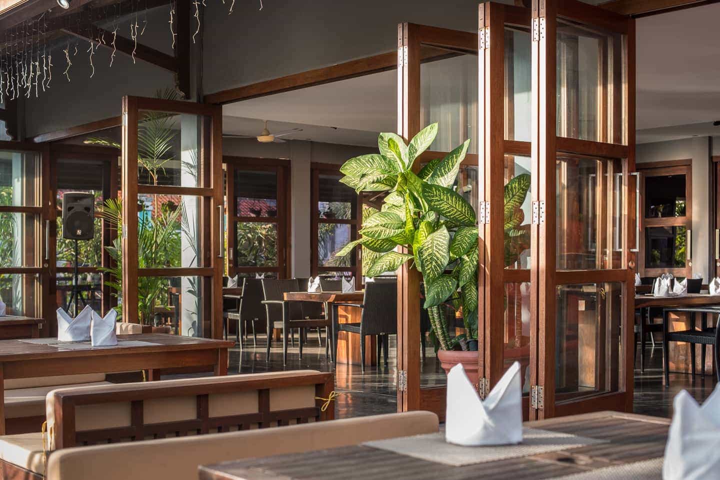 Square Restaurant and Lounge interior photos